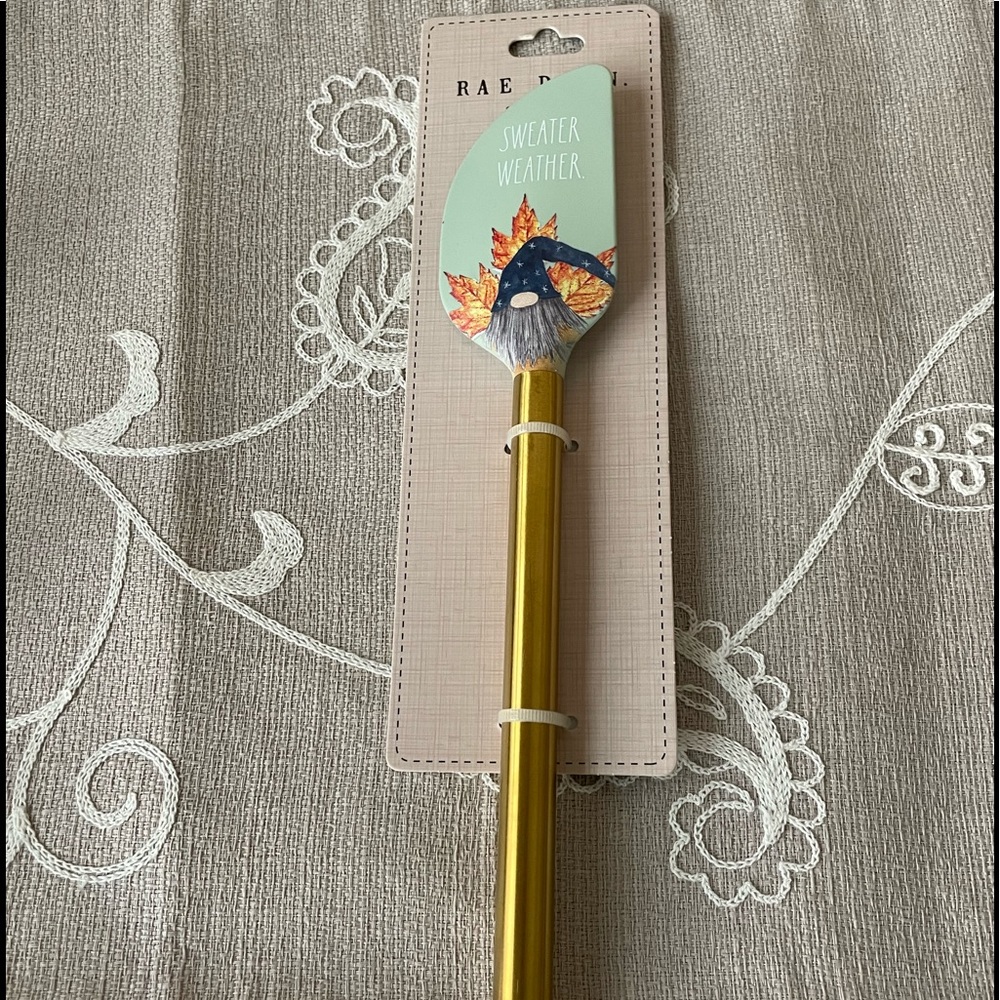 New Rae Dunn “Sweater Weather Gnome” Spatula with Gold Metal Handle